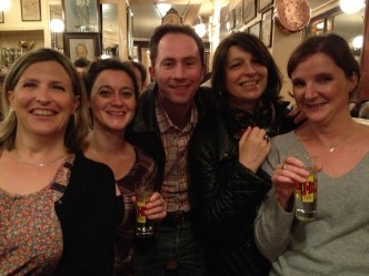 Final stop for the day "La Pomponette" for joining the crowd in old and new French songs. clockwise: Guénaëlle, Anne, Bertrand, Anne, Fabienne.